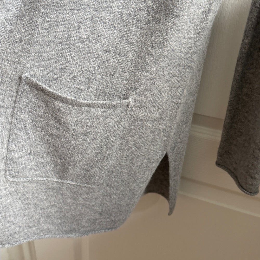 NEW Saks Fifth Avenue Gray Hooded 100% cashmere long Cardigan - Picture 8 of 11